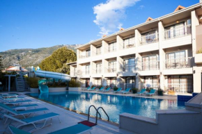 1 Room, Luxury shared pool apartment